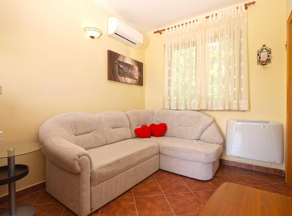 Apartments Mirjana 1655 Канфанар Екстер'єр фото