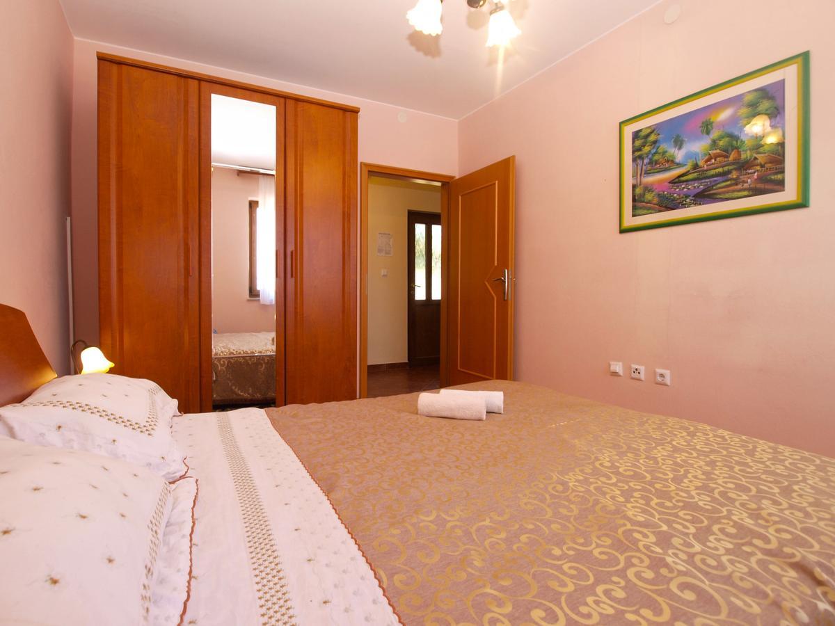 Apartments Mirjana 1655 Канфанар Екстер'єр фото
